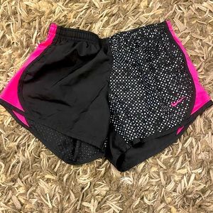 Nike Girls. Size Youth Medium. Black and Pink.